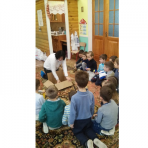 Roboțel în ospeție la copiii din grupa pregătitoare (12.03.2019)